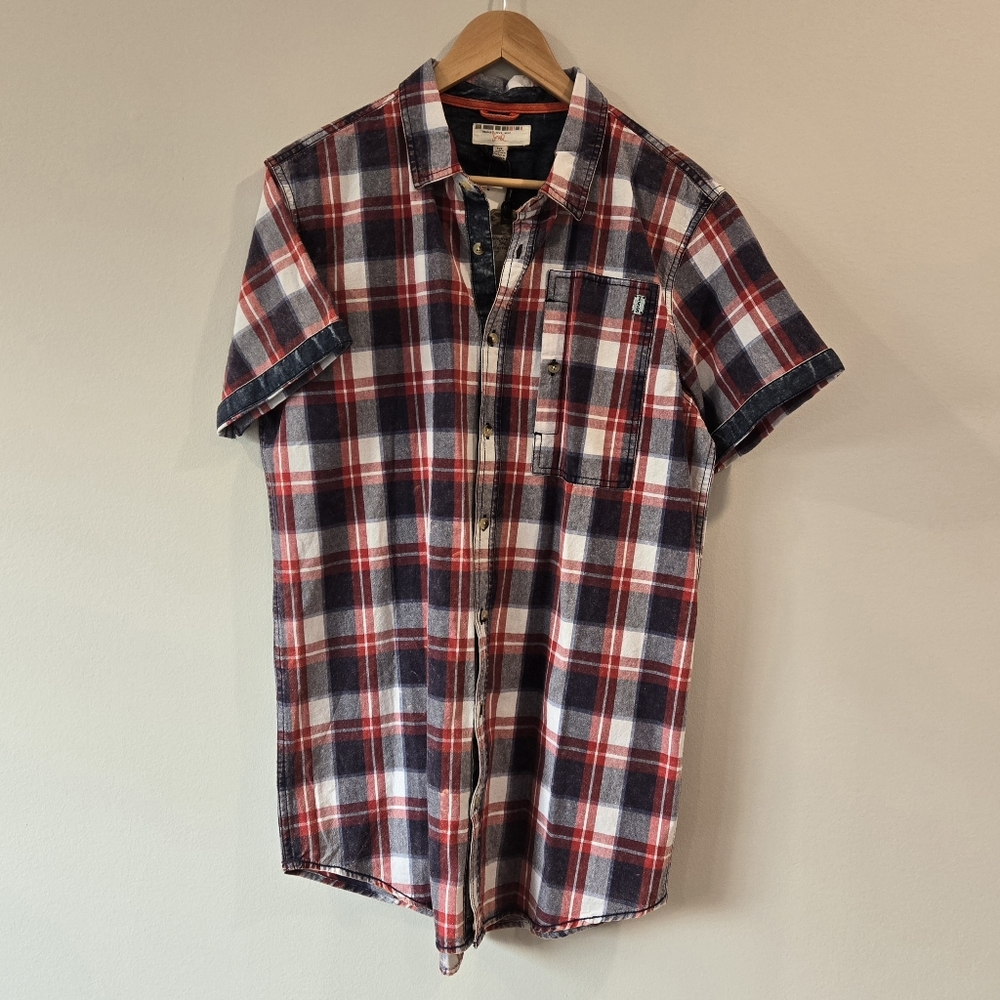 NWT Triple 5 Soul Men's short-sleeve button-up shirt, size L, navy blue & red